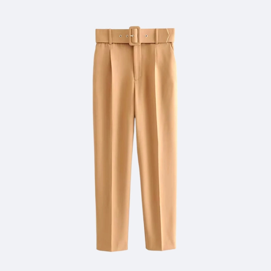 Pantalon Camel avec Ceinture – Élégance Structurée et Modernité