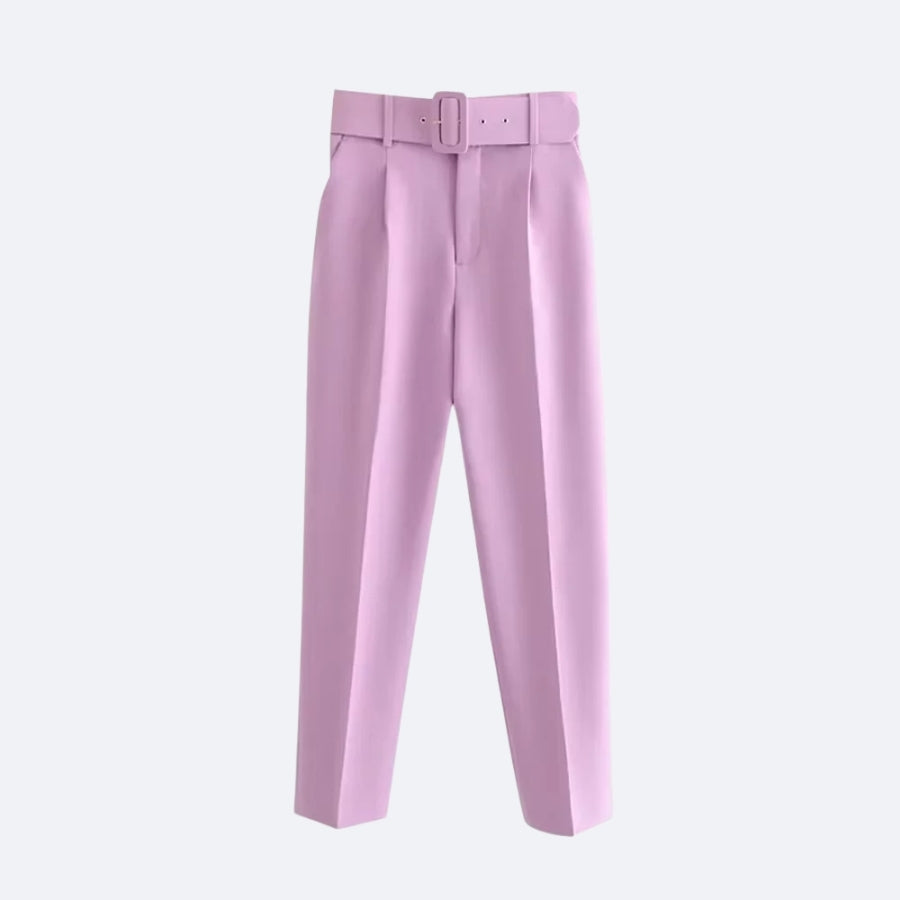 Pantalon Rose Clair avec Ceinture – Élégance Féminine et Modernité