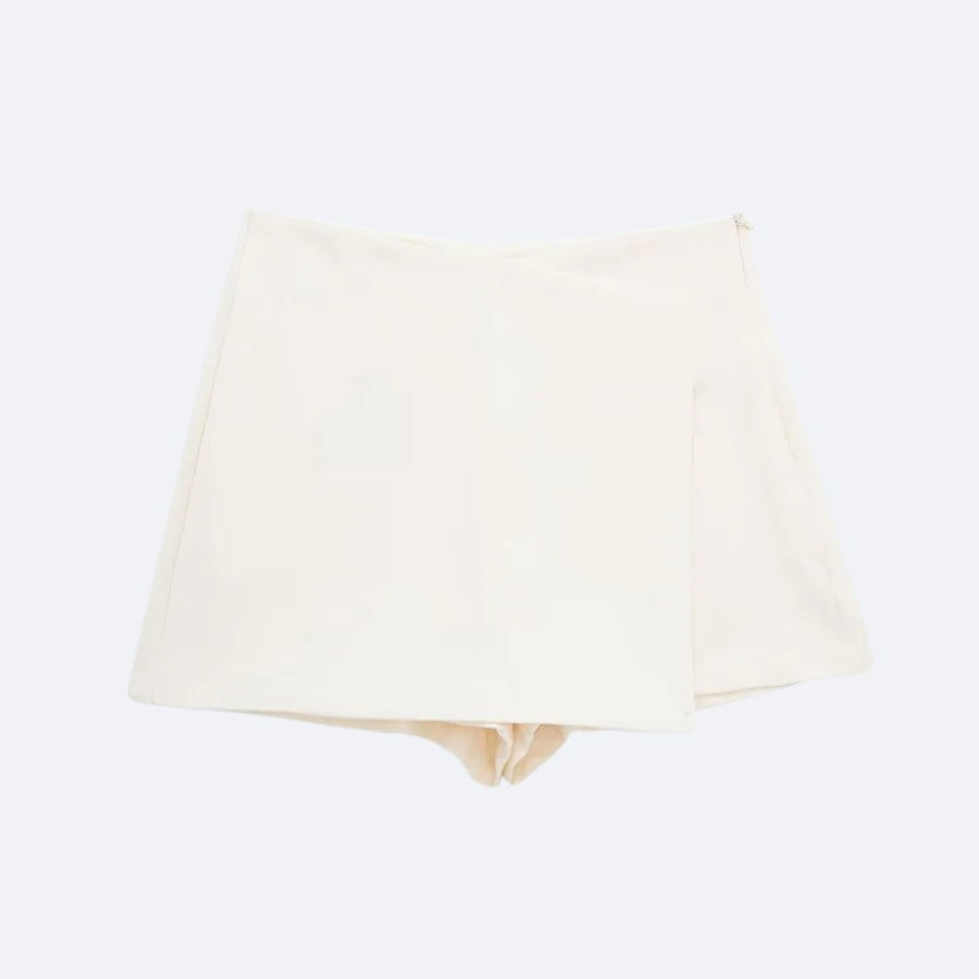 Sleek Skort – Elegance and Comfort