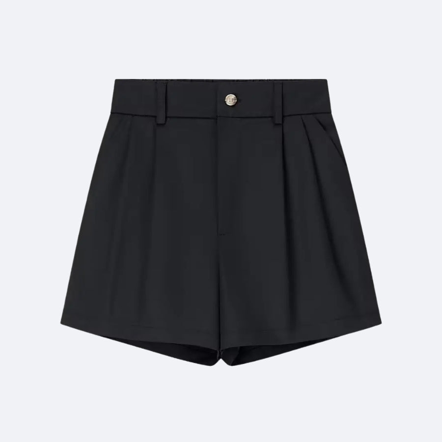 High-Waisted Pleated Shorts – Timeless Black