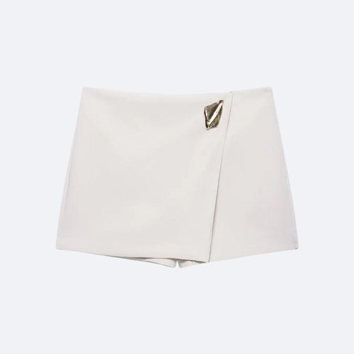 Jupe-Short Asymétrique avec Détail Doré – Blanc Cassé