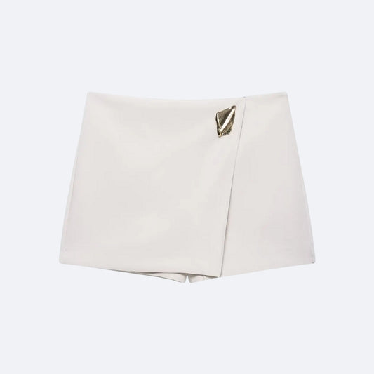 Jupe-Short Asymétrique avec Détail Doré – Blanc Cassé