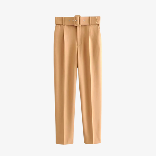 Camel trousers with belt – Structured elegance and modernity