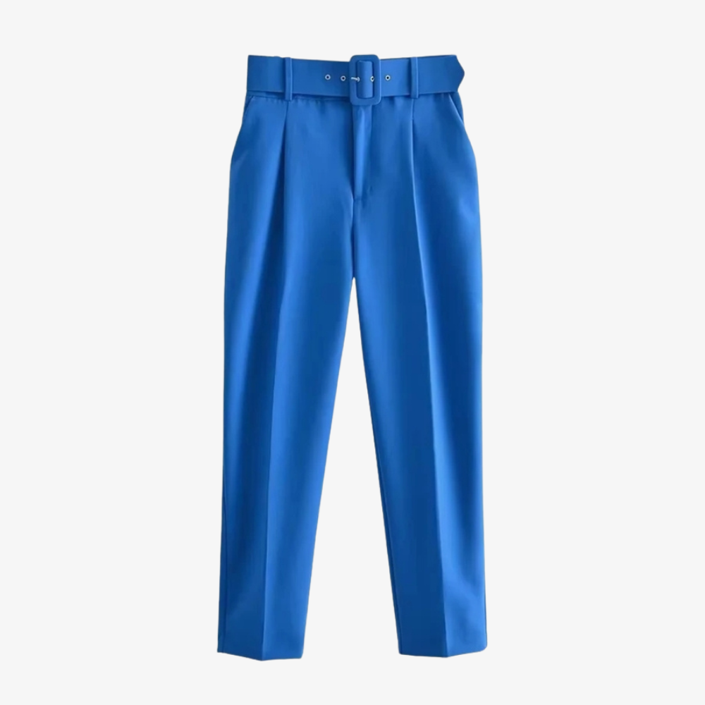Pantalon Bleu avec Ceinture – Modernité et Élégance Affirmée