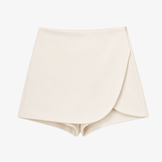 Skort Round Wallet – Elegance and Practicality