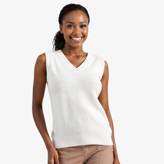 Pure Snow Sweater – Minimalist elegance and luminous softness